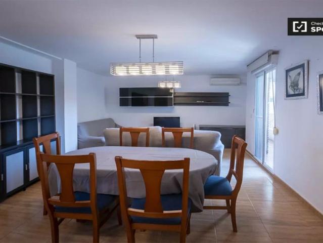 3 bedroom apartment for rent in Campanar, Valencia