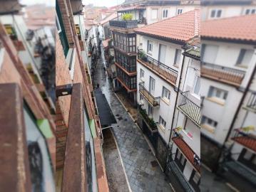 3 bedroom apartment for rent in Castro Urdiales, bills included