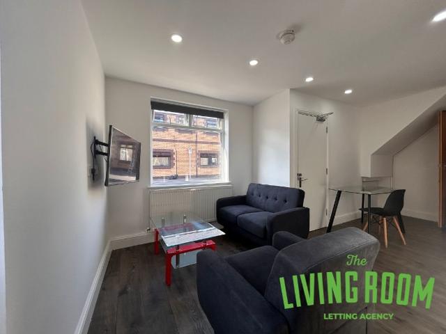3 bedroom apartment for rent in Cardiff