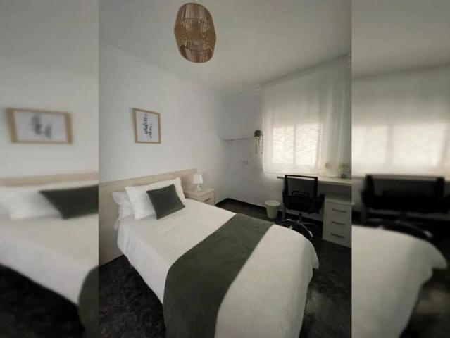3 bedroom apartment for rent in Carranque, bills included