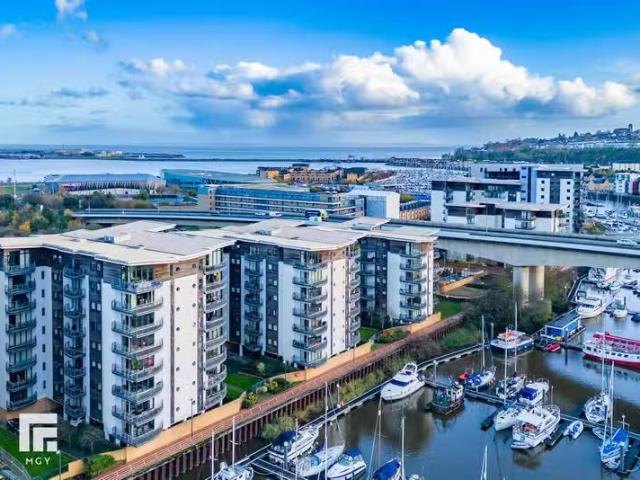 3 bedroom apartment for rent in Catrine House, Victoria Wharf.