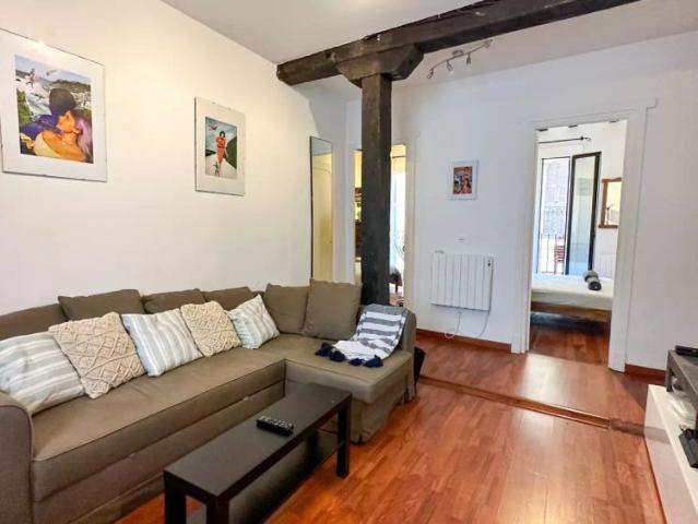 3 bedroom apartment for rent in Centro, bills included, pets and smoking allowed