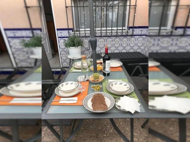 3 bedroom apartment for rent in Chipiona, bills included