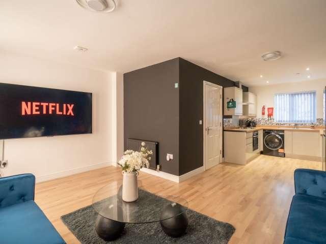 3 bedroom apartment for rent in Clifford, Manchester