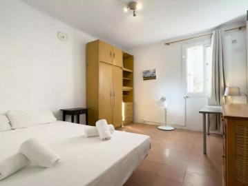 3 bedroom apartment for rent in Collblanc, smoking allowed