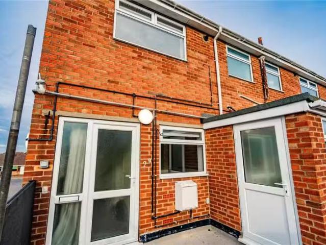 3 bedroom apartment for rent in Coniston Avenue, Scartho, Grim.