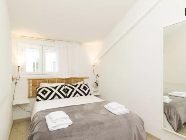 3 bedroom apartment for rent in Cortes, perfect for professionals and students