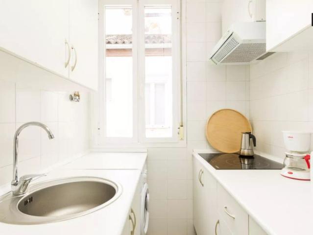 3 bedroom apartment for rent in Cortes, perfect for professionals and students