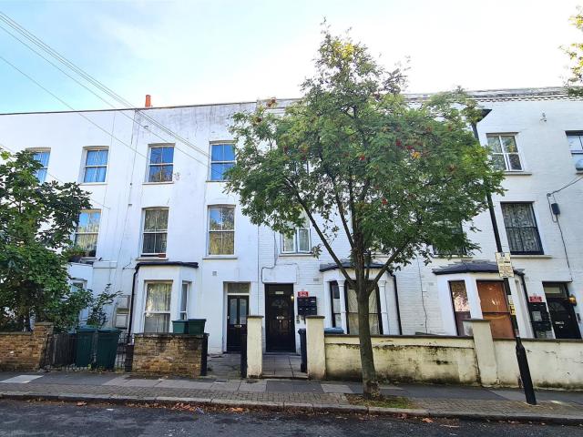 3 bedroom apartment for rent in Davenant Road, Upper Holloway, N19