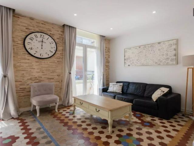 3 bedroom apartment for rent in El Carme, Valencia, perfect for professionals and students