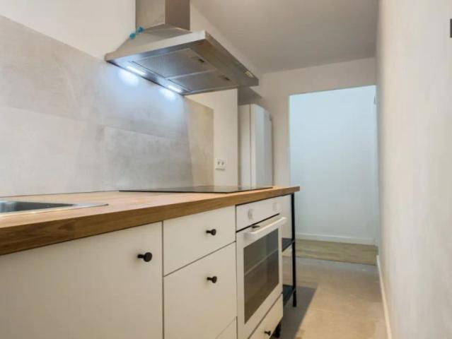 3 bedroom apartment for rent in El Carmel, no smoking, pets allowed restrictions apply