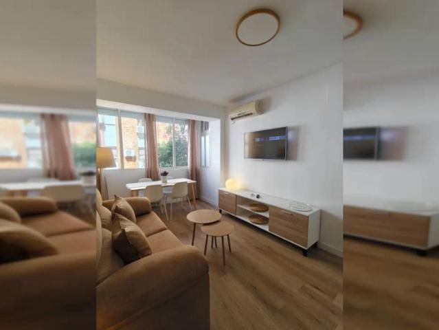 3 bedroom apartment for rent in El Cerezo, Seville