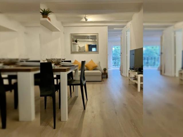 3 bedroom apartment for rent in el Poble Sec, bills included, perfect for couples
