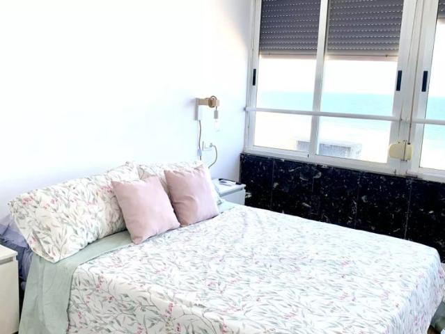 3 bedroom apartment for rent in Gandia, no pets/smoking