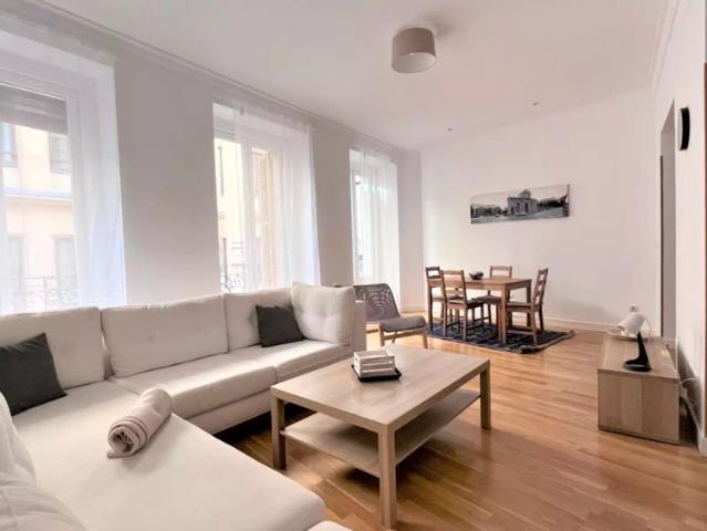 3 bedroom apartment for rent in Gran Via, Madrid