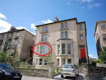 3 bedroom apartment for rent in Hall Floor Flat, Cotham Grove.