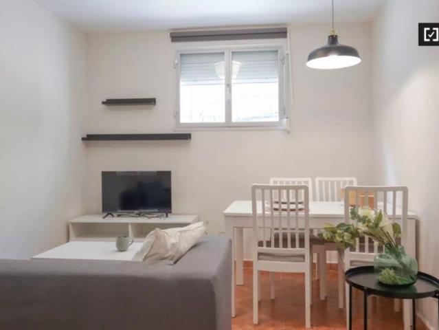 3 bedroom apartment for rent in Lucero, Madrid