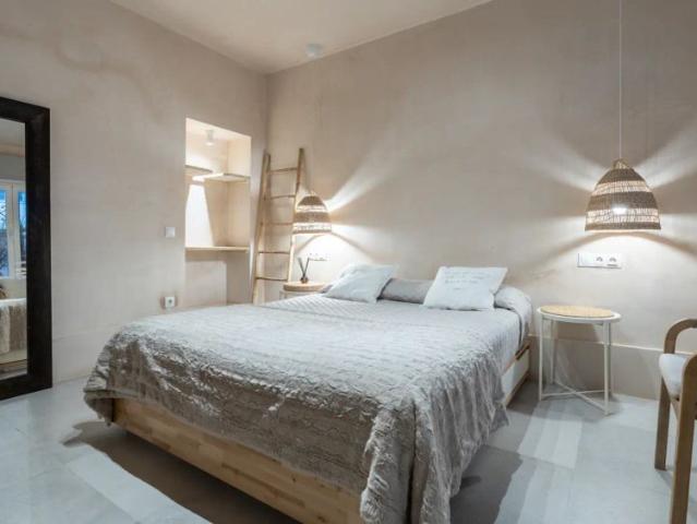 3 bedroom apartment for rent in La Caleta, all bills included