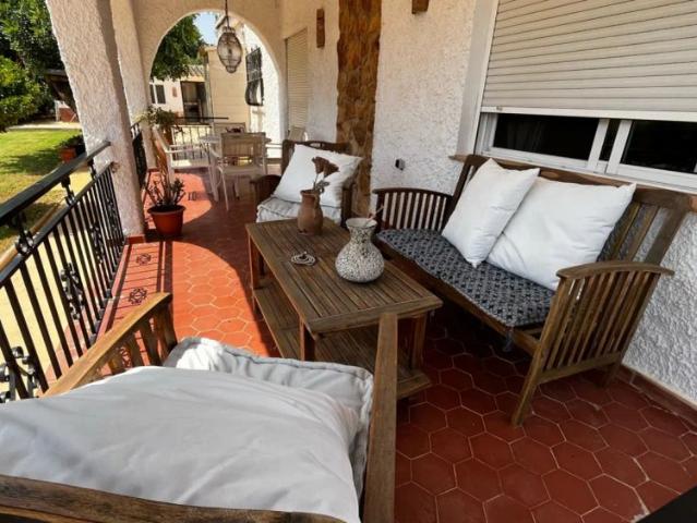 3 bedroom apartment for rent in La Pobla de Vallbona, pets allowed