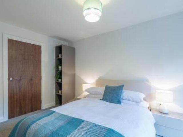 3 Bedroom Apartment For Rent In Leeds, West Yorkshire
