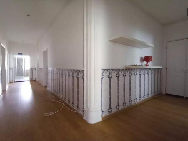 3 bedroom apartment for rent in Lisbon, bills partially included