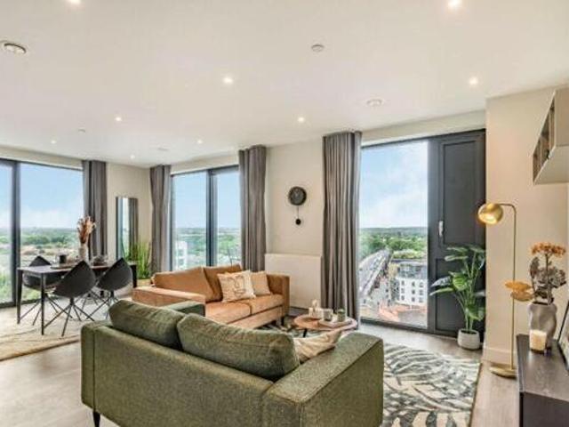 3 Bedroom Apartment For Rent In London