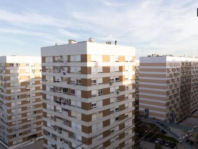 3 bedroom apartment for rent in Loures, featuring parking and Spotahome verified