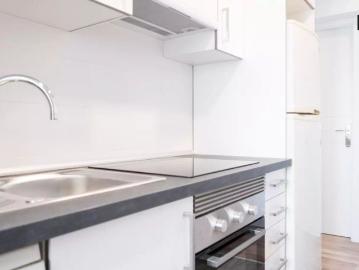 3 bedroom apartment for rent in Pinar del Rey, professionals only