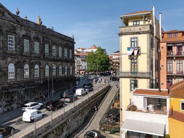 3 bedroom apartment for rent in Porto