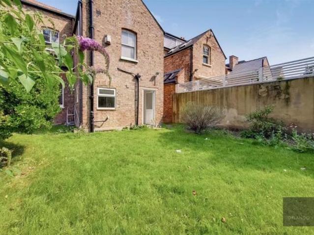 3 bedroom apartment for rent in Rodenhurst Road, Clapham, SW4