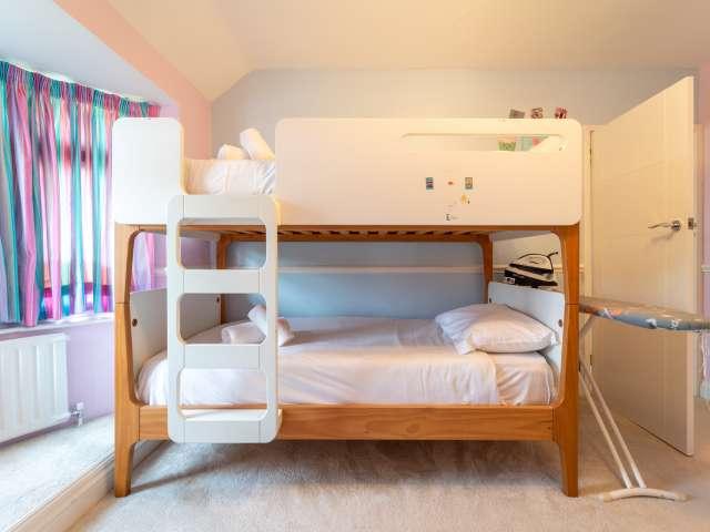 3 bedroom apartment for rent in Uxbridge, London