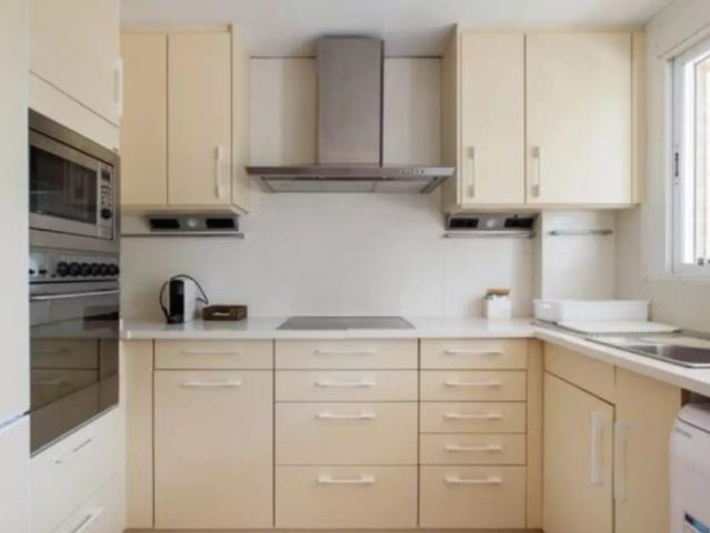 3 bedroom apartment for rent in Urb. Corinto