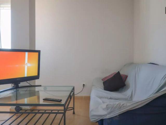 3 bedroom apartment for rent in Valdeacederas, bills included