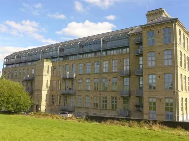 3 bedroom apartment for rent in Valley Mill, Park Road, Elland.