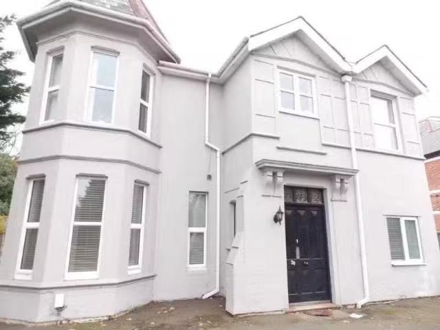 3 bedroom apartment for rent in Wimborne Road, Winton, Bournem.