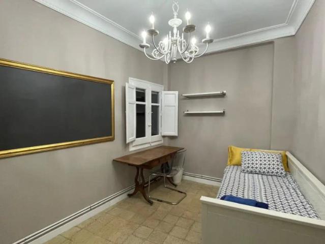 3 bedroom apartment for rent in Zaragoza, all bills included