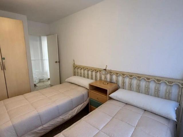 3 bedroom apartment for rent in Zaragoza