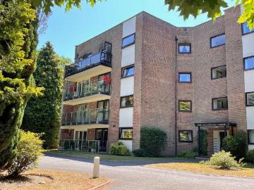 Northern Ireland - Balcony, Lift, Equipped kitchen
