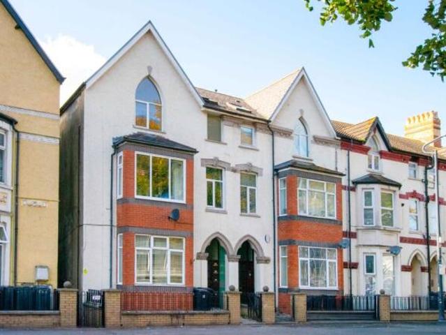 3 bedroom apartment for sale in Fitzhamon Embankment, Cardiff, CF11 6AN, CF11