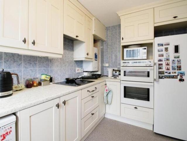 3 bedroom apartment for sale in Grand Avenue, Worthing, BN11