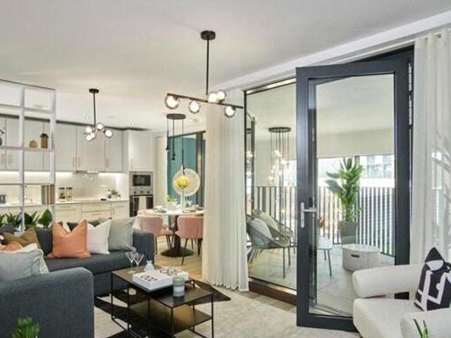 3 Bedroom Apartment For Sale In Purbeck Gardens, London