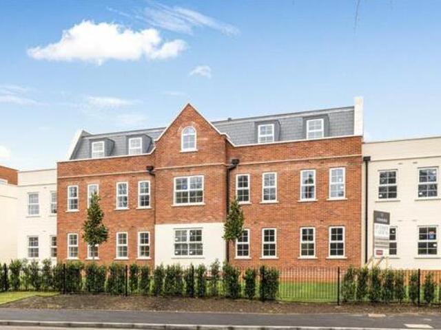 3 Bedroom Apartment For Sale In Weybridge, Surrey