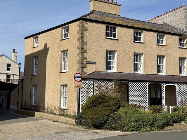 3 bedroom apartment for sale