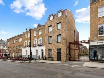 3 bedroom flat for sale