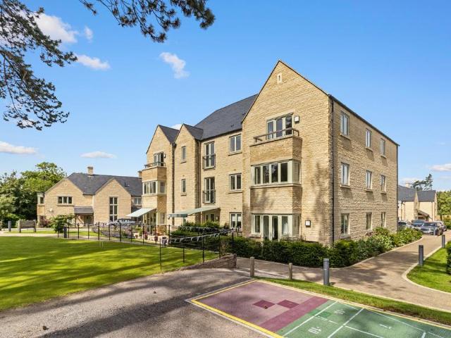 3 bedroom retirement property for sale