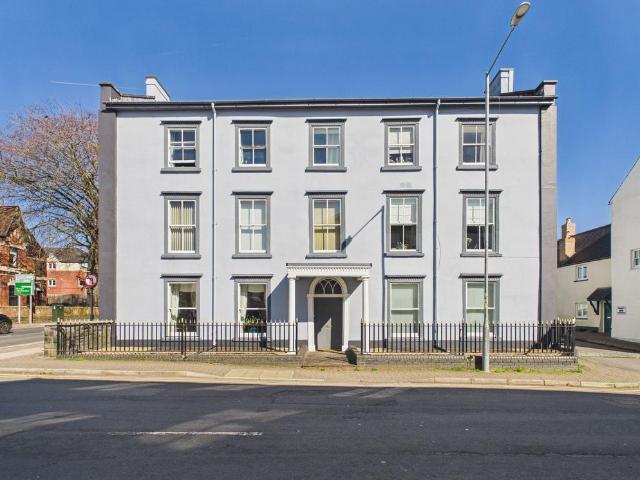 3 bedroom apartment for sale