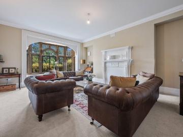 Flat for sale in St Mathhews Private Hospital Ltd - Garden