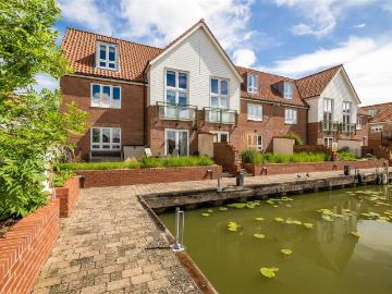 3 bedroom apartment for sale