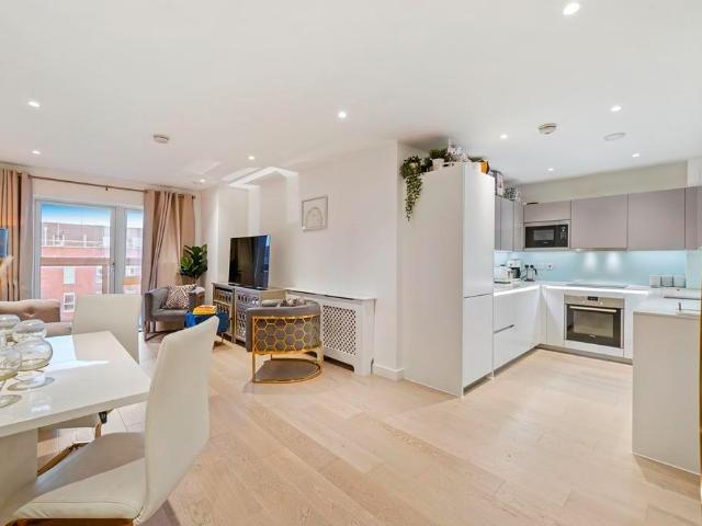 3 bedroom apartment for sale