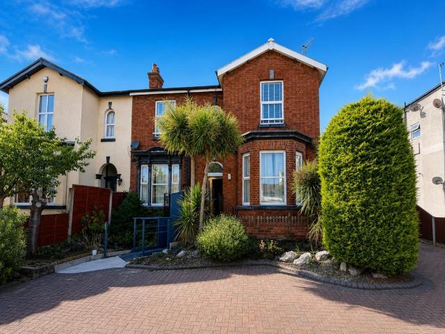 3 bedroom apartment for sale